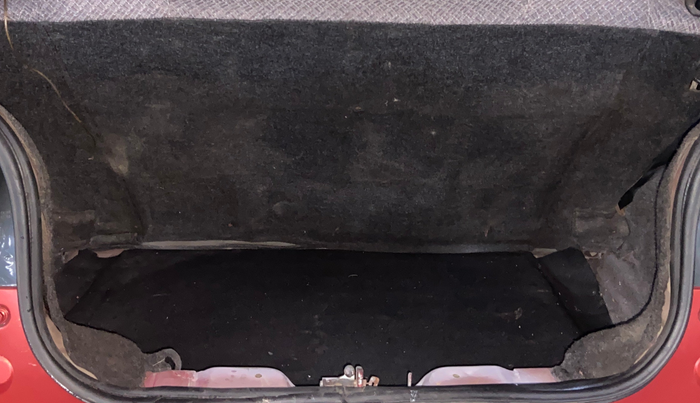 2016 Mahindra Kuv100 K4 6 STR, Petrol, Manual, 53,851 km, Boot Inside