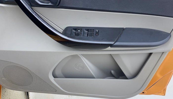 2018 Tata Tiago XT PETROL, Petrol, Manual, 11,918 km, Driver Side Door Panels Control