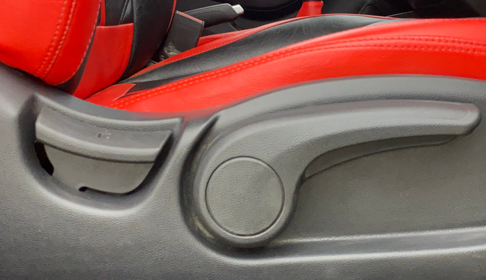 2017 Hyundai i20 Active 1.2 S, Petrol, Manual, 76,199 km, Driver Side Adjustment Panel