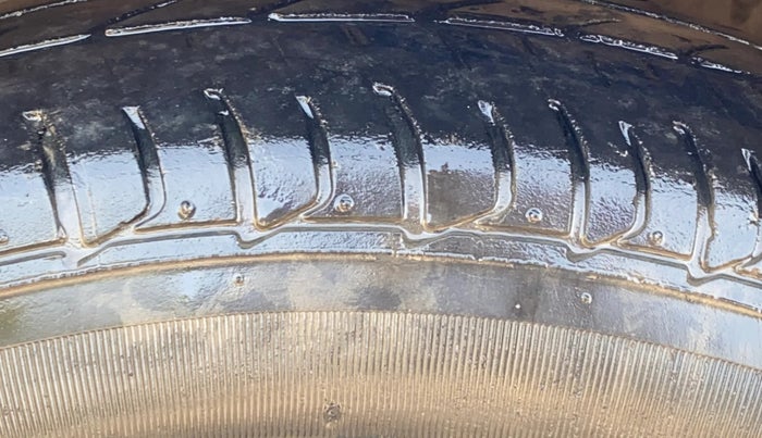 2016 Hyundai Elite i20 MAGNA 1.2, Petrol, Manual, 58,253 km, Left Front Tyre Tread