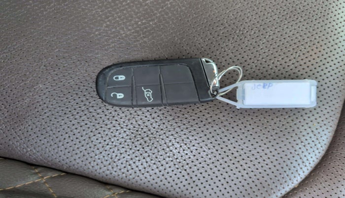 2022 Jeep MERIDIAN LIMITED (O) 4X2 AT, Diesel, Automatic, 39,739 km, Key Close Up