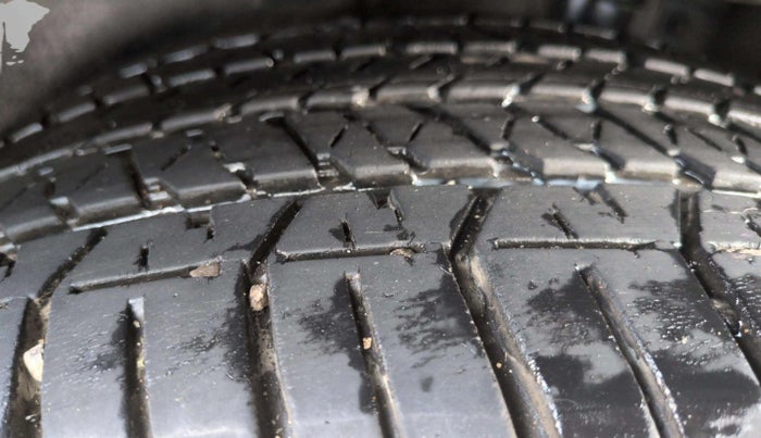 2022 Jeep MERIDIAN LIMITED (O) 4X2 AT, Diesel, Automatic, 39,739 km, Right Rear Tyre Tread