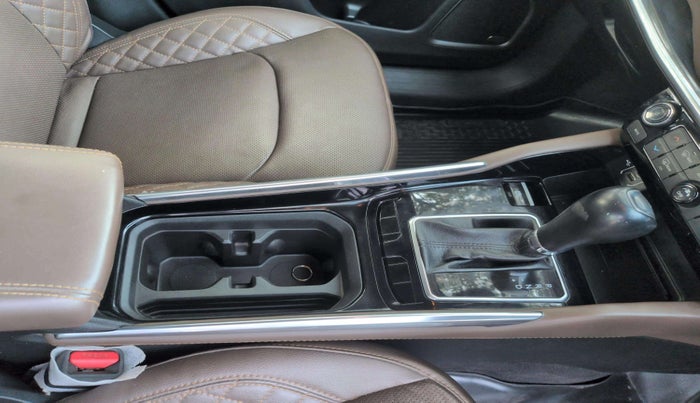 2022 Jeep MERIDIAN LIMITED (O) 4X2 AT, Diesel, Automatic, 39,739 km, Gear Lever