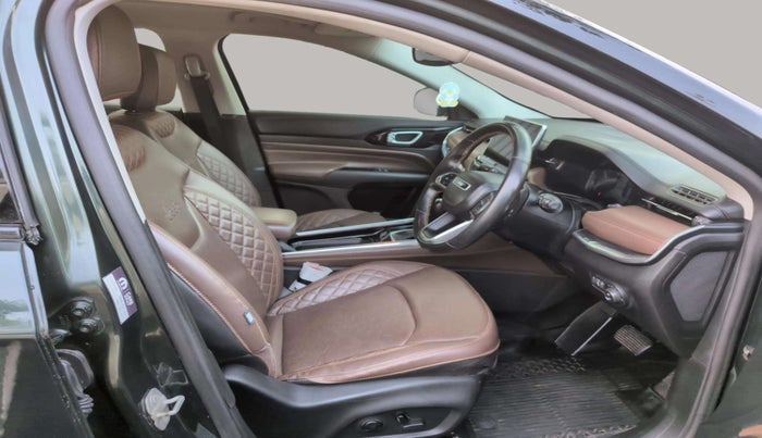 2022 Jeep MERIDIAN LIMITED (O) 4X2 AT, Diesel, Automatic, 39,739 km, Right Side Front Door Cabin