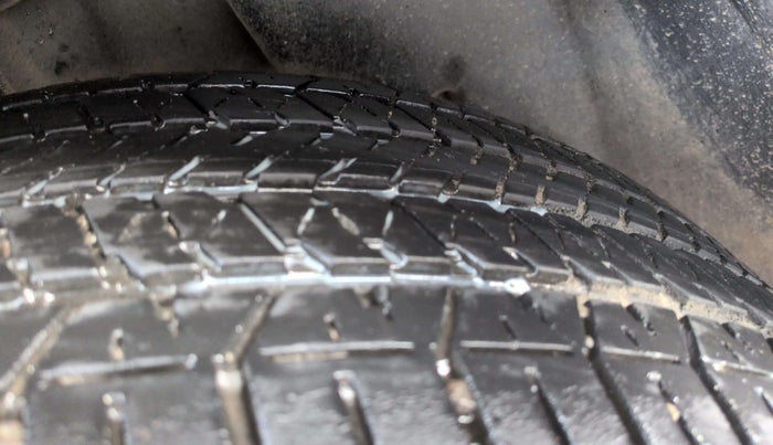 2022 Jeep MERIDIAN LIMITED (O) 4X2 AT, Diesel, Automatic, 39,739 km, Left Front Tyre Tread