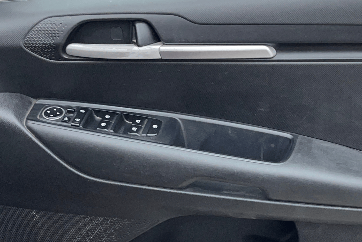 2020 KIA SONET HTK PLUS 1.5, Diesel, Manual, 84,886 km, Driver Side Door Panels Control