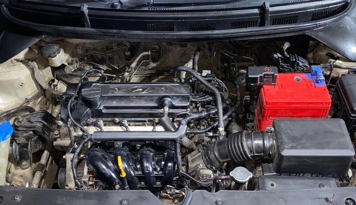 2016 Hyundai i20 Active 1.2 S, Petrol, Manual, 1,13,687 km, Engine View