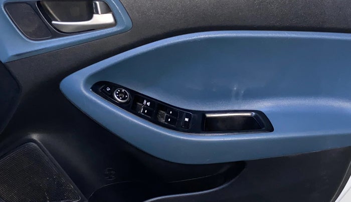 2016 Hyundai i20 Active 1.2 S, Petrol, Manual, 1,13,687 km, Driver Side Door Panels Control