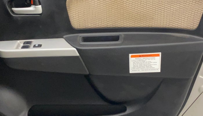 2018 Maruti Wagon R 1.0 LXI CNG (O), CNG, Manual, 58,982 km, Driver Side Door Panels Control