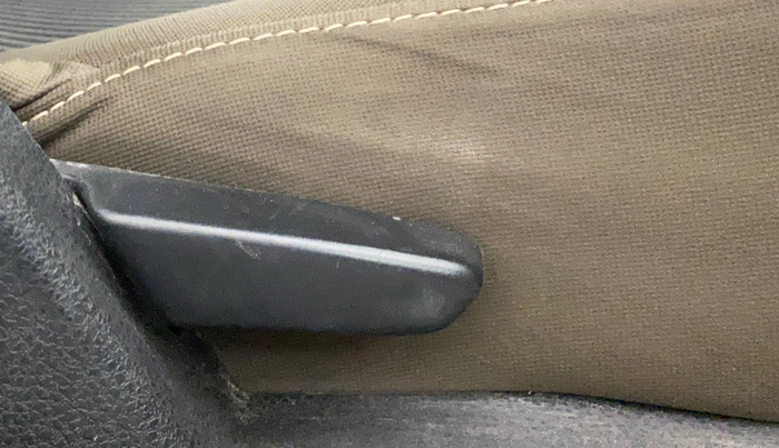 2019 Renault Duster 85 PS RXS MT DIESEL, Diesel, Manual, 1,18,148 km, Driver Side Adjustment Panel