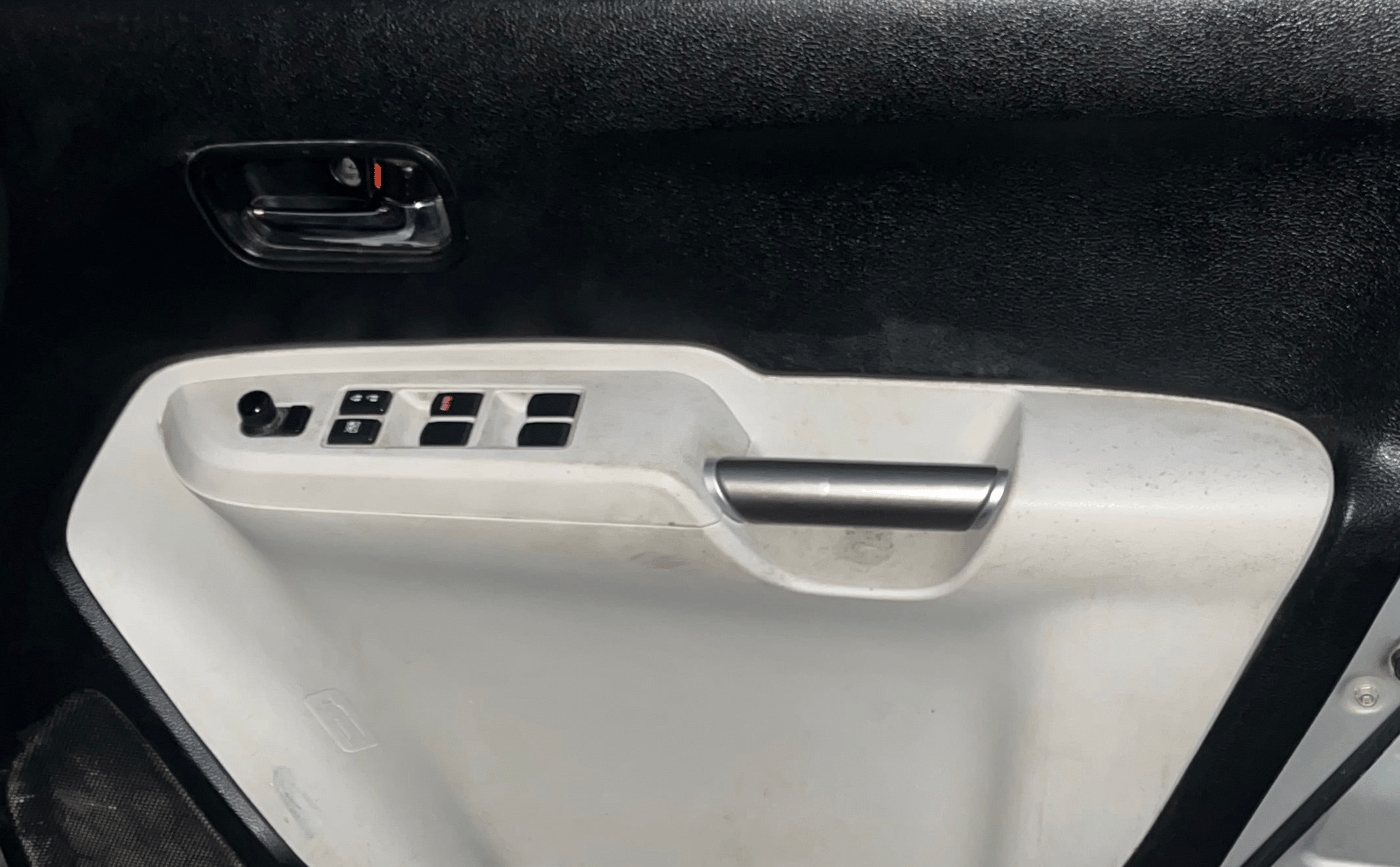 2018 Maruti IGNIS ALPHA 1.2 AMT, Petrol, Automatic, 90,415 km, Driver Side Door Panels Control