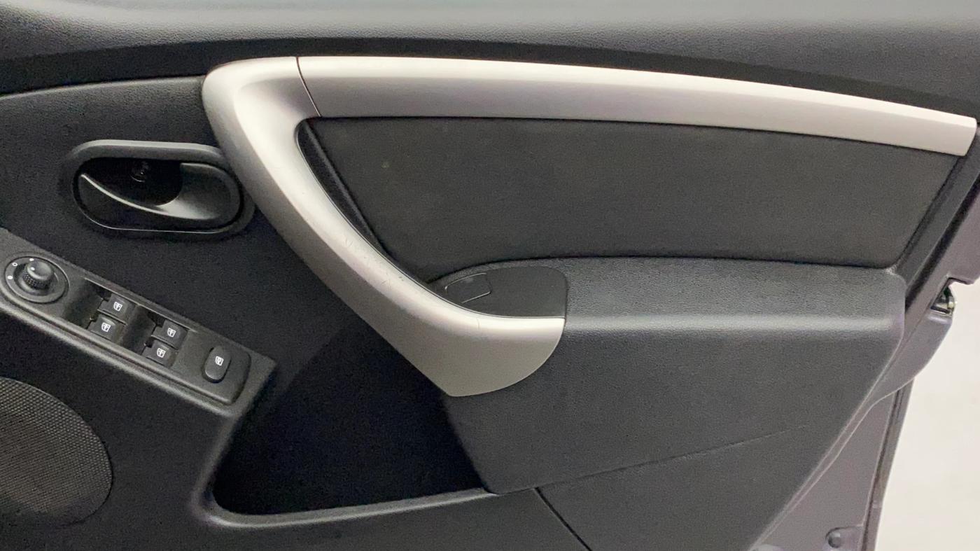 2019 Renault Duster 85 PS RXS MT DIESEL, Diesel, Manual, 88,828 km, Driver Side Door Panels Control