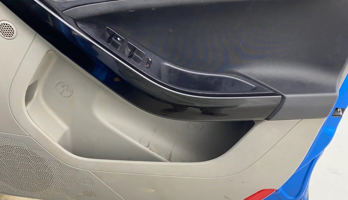 2019 Tata NEXON XMA DIESEL, Diesel, Automatic, 64,711 km, Driver Side Door Panels Control