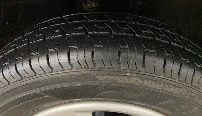 2016 Renault Kwid RXT 0.8, Petrol, Manual, 74,934 km, Right Front Tyre Tread