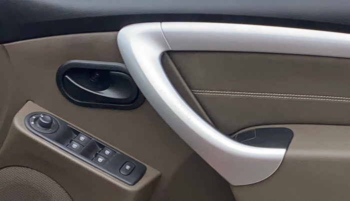 2018 Renault Duster 85 PS RXS MT DIESEL, Diesel, Manual, 1,09,227 km, Driver Side Door Panels Control