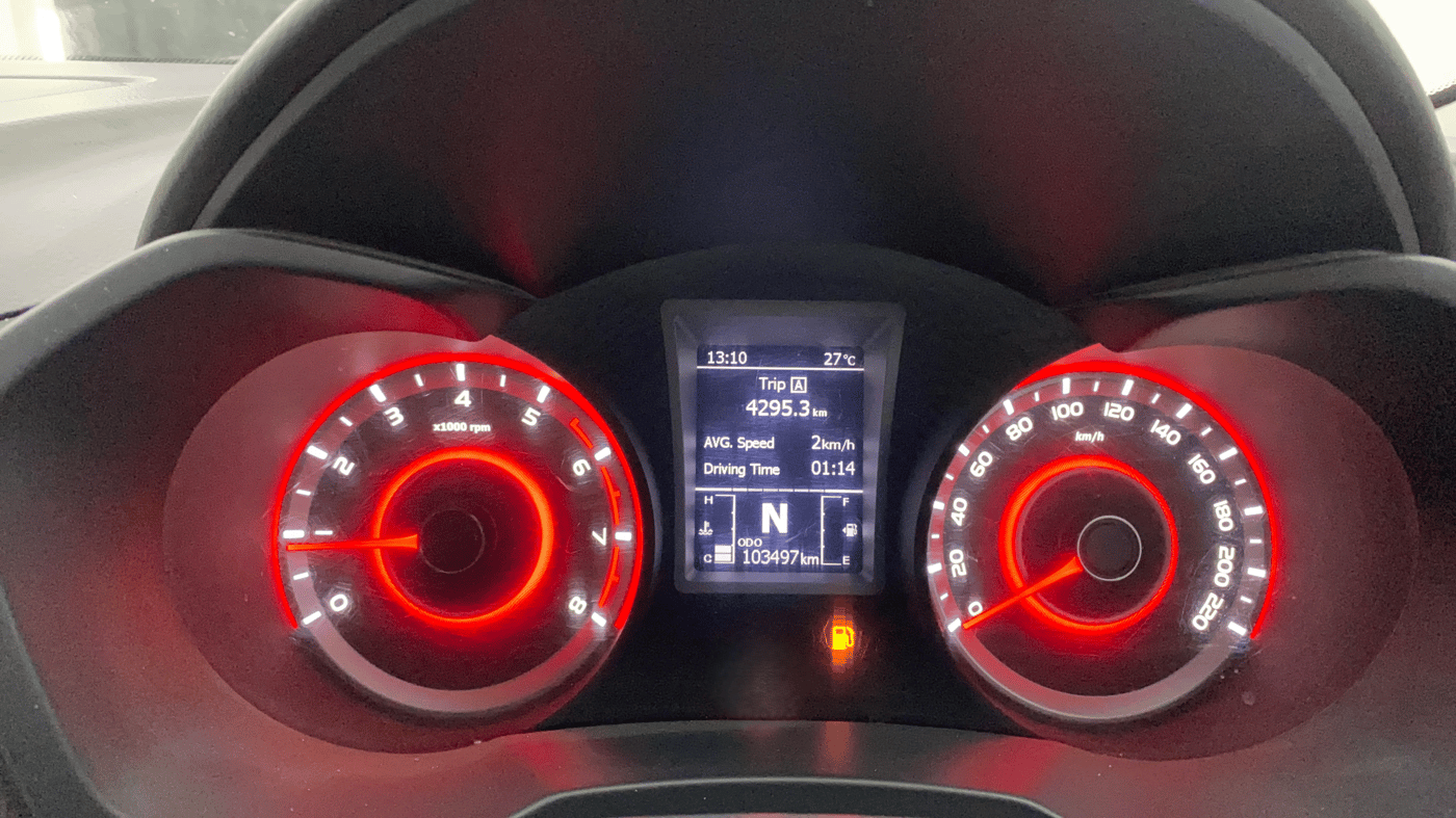2020 Mahindra XUV300 W8 (O) 1.2 PETROL, Petrol, Manual, 1,03,639 km, Odometer Image
