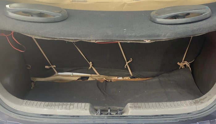 2015 Hyundai i10 MAGNA 1.1, Petrol, Manual, 82,345 km, Boot Inside