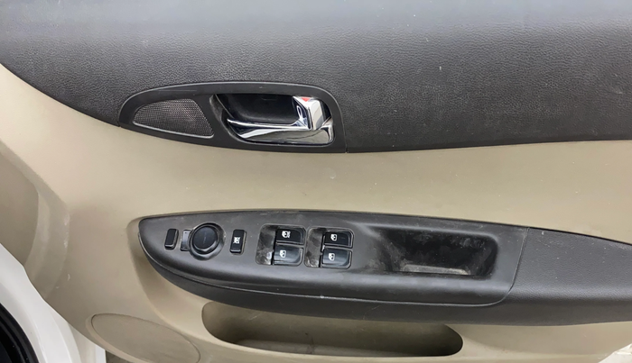 2014 Hyundai Elite i20 ASTA 1.2, Petrol, Manual, 66,959 km, Driver Side Door Panels Control