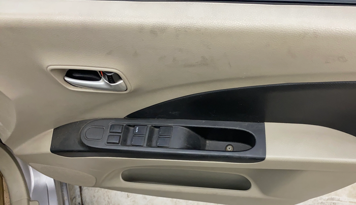 2016 Maruti Celerio VXI, Petrol, Manual, 1,16,995 km, Driver Side Door Panels Control