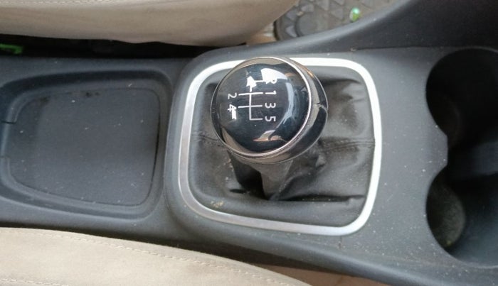 2015 Volkswagen Polo HIGHLINE1.2L, Petrol, Manual, 34,082 km, Gear Lever