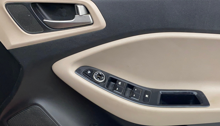 2015 Hyundai Elite i20 ASTA 1.2, Petrol, Manual, 37,896 km, Driver Side Door Panels Control