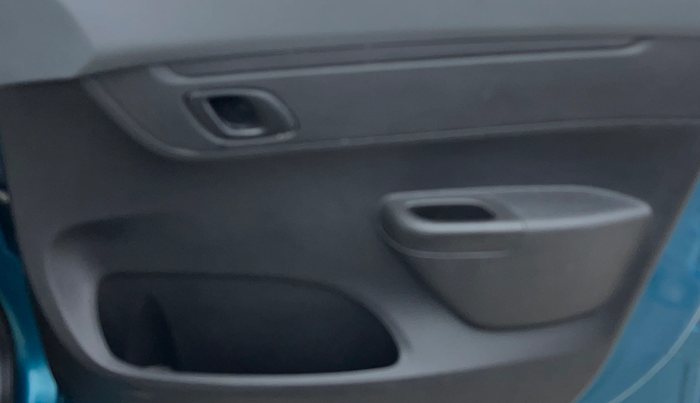 2020 Renault Kwid RXT 1.0 (O), Petrol, Manual, 37,735 km, Driver Side Door Panels Control