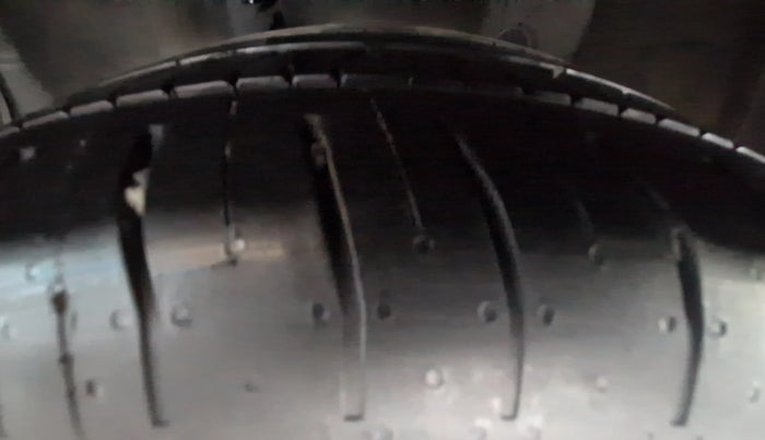 2024 Hyundai Verna  SX 1.5 MPI IVT, Petrol, Automatic, 4,035 km, Left Front Tyre Tread