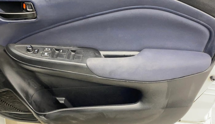 2022 Maruti Baleno DELTA PETROL 1.2, Petrol, Manual, 51,159 km, Driver Side Door Panels Control