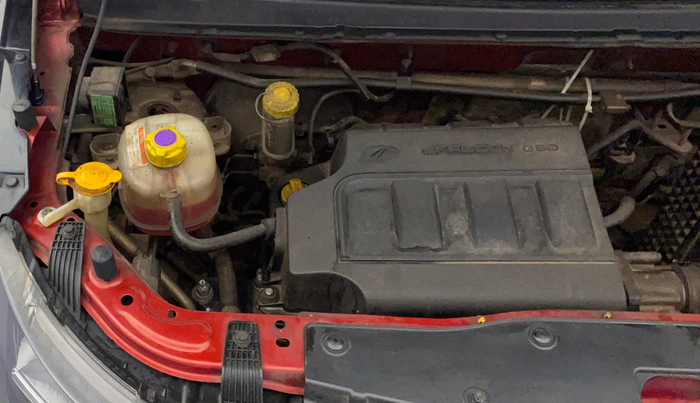 2017 Mahindra KUV 100 NXT K8 P 6 STR DUAL TONE, Petrol, Manual, 40,703 km, Engine View - Right