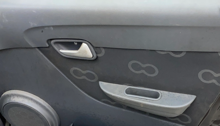 2015 Maruti Alto 800 LXI, Petrol, Manual, 37,619 km, Driver Side Door Panels Control