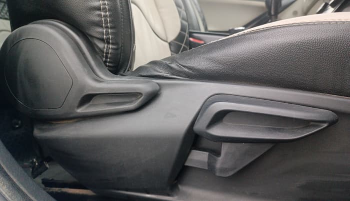 2021 Tata NEXON XZ PLUS PETROL SUNROOF, Petrol, Manual, 53,113 km, Driver Side Adjustment Panel