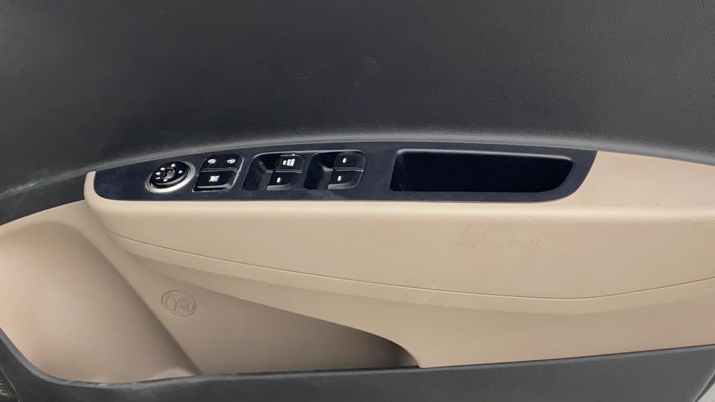 2019 Hyundai Xcent S 1.2, Petrol, Manual, 13,945 km, Driver Side Door Panels Control
