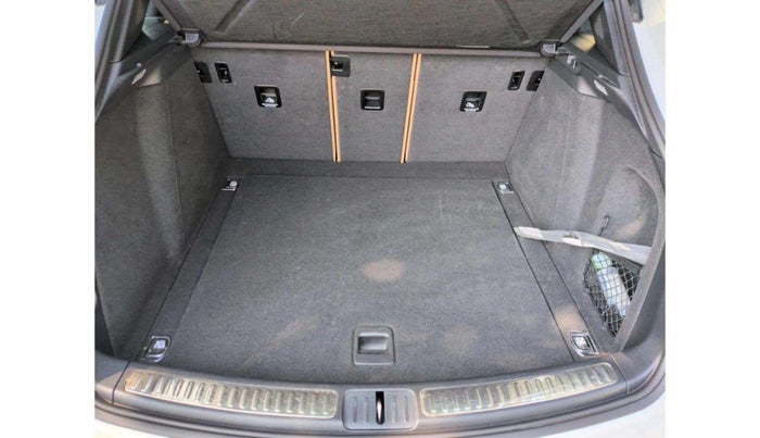 2023 Porsche Macan Standard, Petrol, Automatic, 7,789 km, Boot Inside