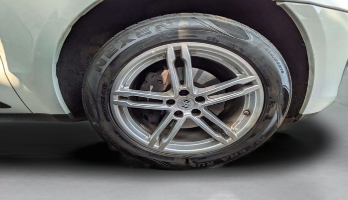 2023 Porsche Macan Standard, Petrol, Automatic, 7,789 km, Left Rear Wheel