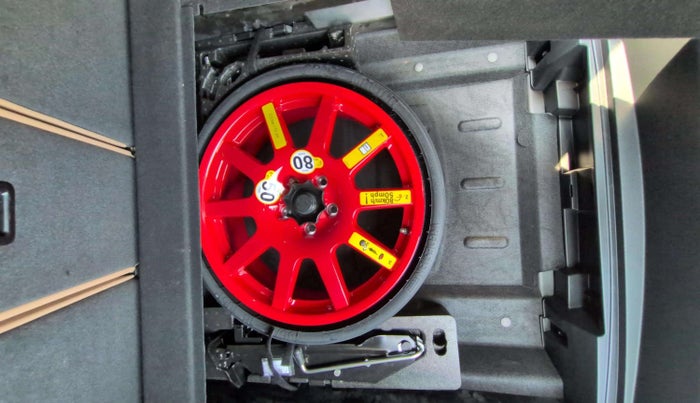 2023 Porsche Macan Standard, Petrol, Automatic, 7,789 km, Spare Tyre