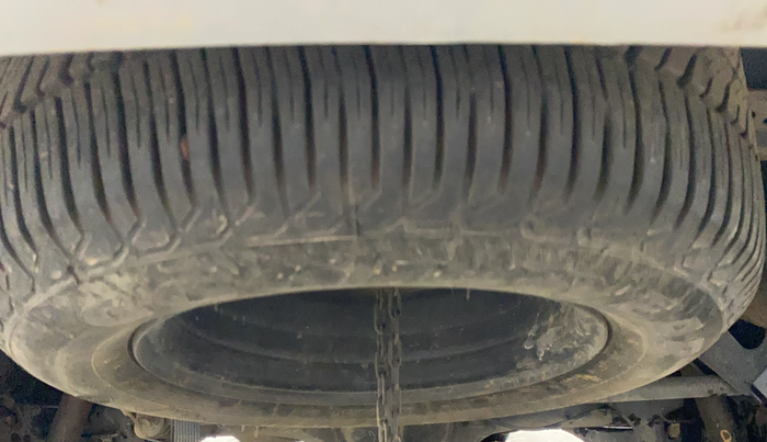 2014 Toyota Innova 2.5 GX 8 STR, Diesel, Manual, 1,07,663 km, Spare Tyre