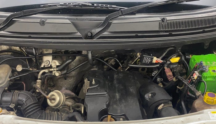 2016 Mahindra TUV300 T4 PLUS, Diesel, Manual, 1,08,591 km, Engine View