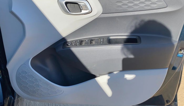 2022 Hyundai GRAND I10 NIOS SPORTZ AMT 1.2 KAPPA VTVT, Petrol, Automatic, 9,996 km, Driver Side Door Panels Control