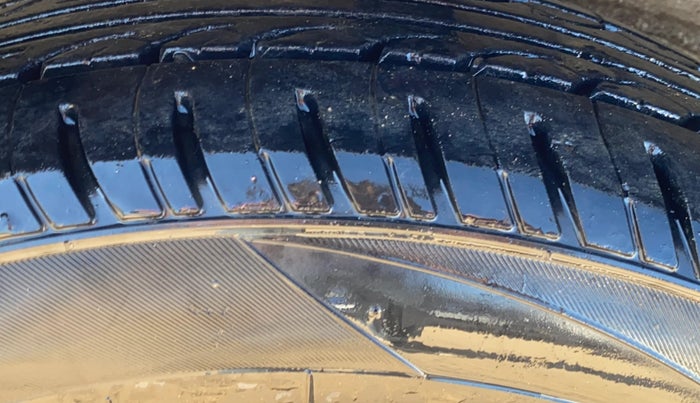 2016 Hyundai Grand i10 MAGNA 1.2 KAPPA VTVT, Petrol, Manual, 39,921 km, Left Rear Tyre Tread