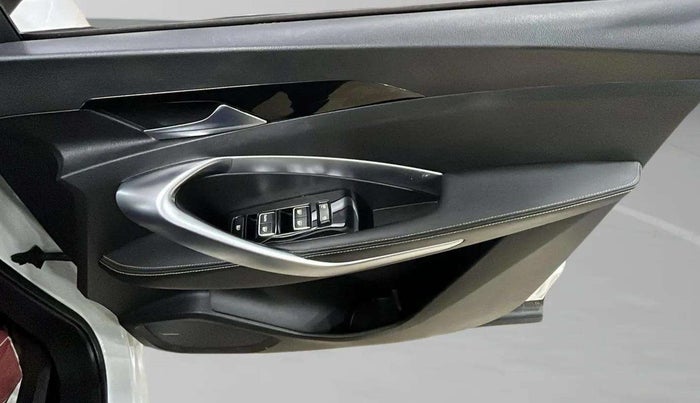 2020 MG HECTOR SHARP 1.5 DCT PETROL, Petrol, Automatic, 46,856 km, Driver Side Door Panels Control