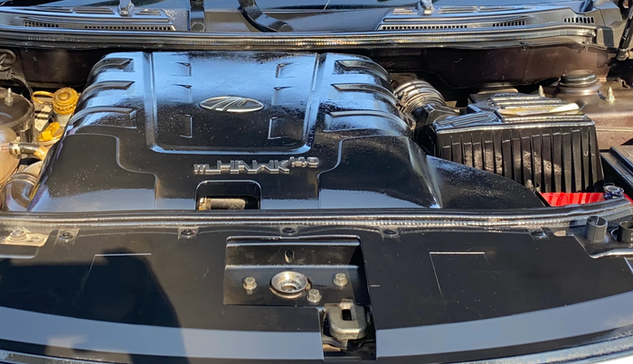 2016 Mahindra XUV500 W10 AT, Diesel, Automatic, 1,00,535 km, Engine View