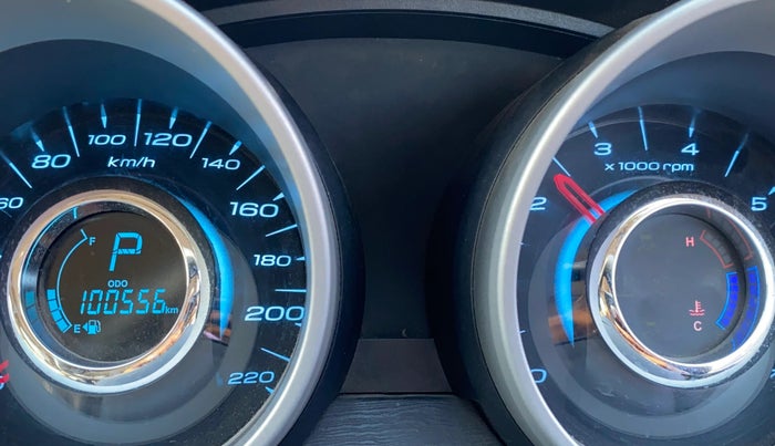 2016 Mahindra XUV500 W10 AT, Diesel, Automatic, 1,00,535 km, Odometer Image