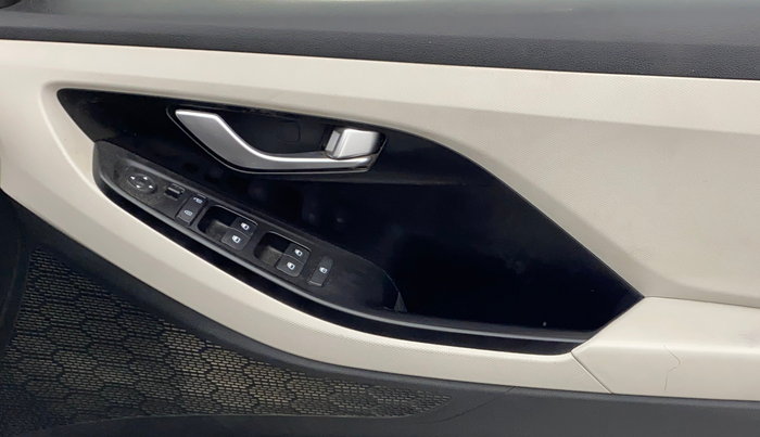 2021 Hyundai Creta S 1.5 PETROL, Petrol, Manual, 75,736 km, Driver Side Door Panels Control