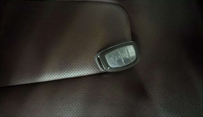 2023 Hyundai ALCAZAR 1.5 SIGNATURE (O) AT 7STR, Diesel, Automatic, 33,298 km, Key Close Up