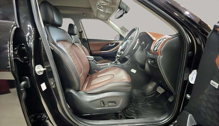 2023 Hyundai ALCAZAR 1.5 SIGNATURE (O) AT 7STR, Diesel, Automatic, 33,298 km, Right Side Front Door Cabin