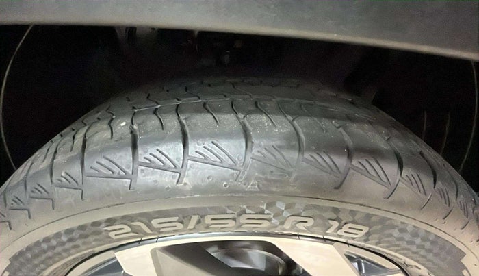 2023 Hyundai ALCAZAR 1.5 SIGNATURE (O) AT 7STR, Diesel, Automatic, 33,298 km, Right Front Tyre Tread