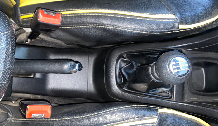 2015 Maruti Swift VXI, Petrol, Manual, 68,364 km, Gear Lever