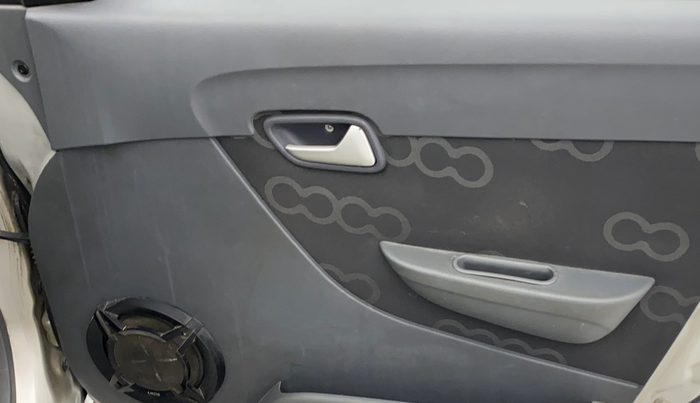 2015 Maruti Alto 800 LXI, Petrol, Manual, 88,122 km, Driver Side Door Panels Control