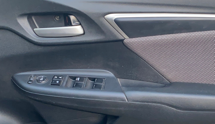 2017 Honda WR-V 1.5L I-DTEC VX MT, Diesel, Manual, 1,01,799 km, Driver Side Door Panels Control