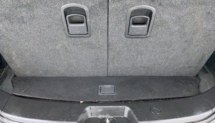 2019 Mahindra XUV500 W9, Diesel, Manual, 38,535 km, Boot Inside